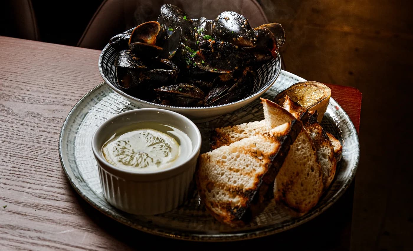Chilli mussels with charred sourdough
